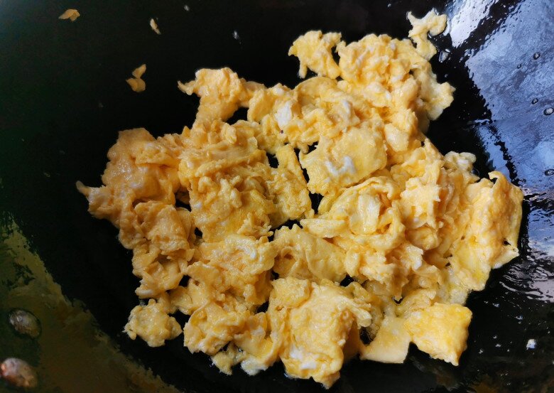 Loại lá mệnh danh là amp;#34;rau của thậnamp;#34;, lại còn tốt cho gan, đem xào với trứng được món rẻ mà bổ dưỡng - 4