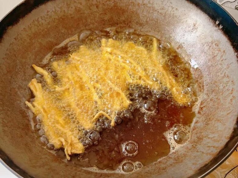 Loại rau cực giàu vitamin D đem chiên giòn lại được món ăn chơi đã miệng, bình thường chỉ nhà hàng mới có - 6