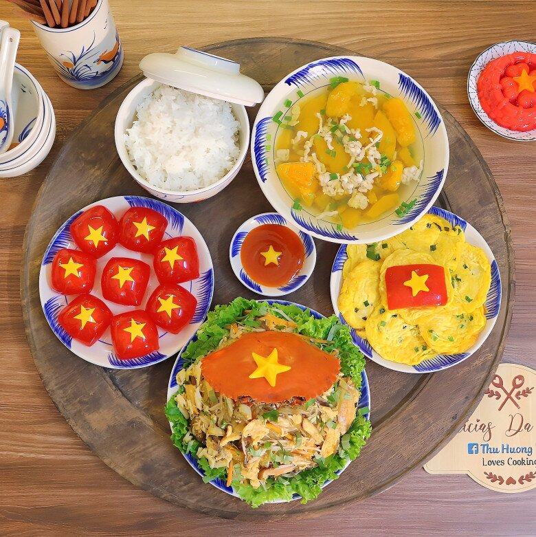 Mẹ đảm khoe loạt cơm yêu nước, mừng ngày giải phóng Thủ đô, nhìn mà muốn vào bếp nấu theo ngay - 2