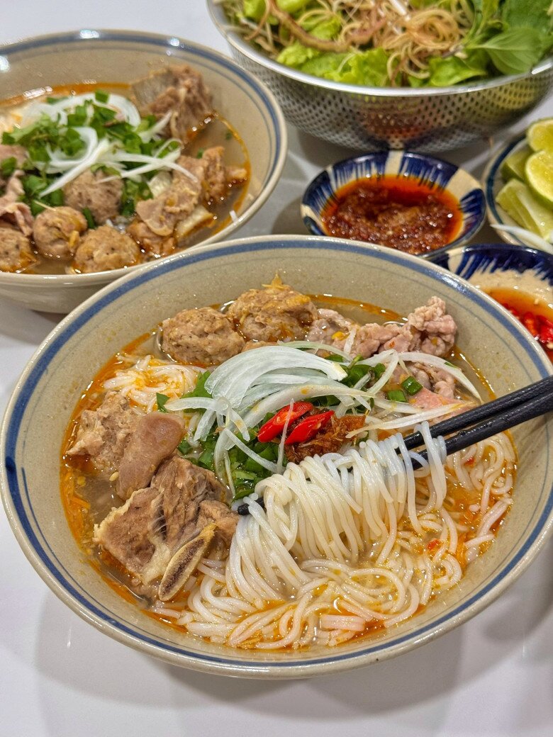 Nước dùng có thể biến tấu thành các món nước.