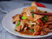 Bếp Eva - Bộ phận này của lợn vừa rẻ lại bổ, xào thế này mềm ngon, không tanh, ai cũng ăn chẳng còn thừa một miếng