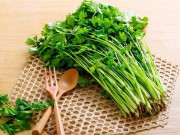 Mua nhiều rau mùi, đừng cho ngay vào tủ lạnh, thêm vài bước nữa để lâu vẫn xanh như mới