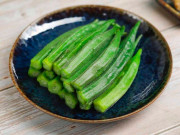 Bếp Eva - Luộc đậu bắp toàn bị nhớt hóa ra sai ở bước này, có 1 chiêu luộc quả xanh mướt giòn ngon không nhớt chút nào