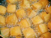 Bếp Eva - Rán đậu phụ đừng cho ngay vào chảo, thêm thứ này đậu giòn ngon không vỡ nát, ai thấy cũng xuýt xoa