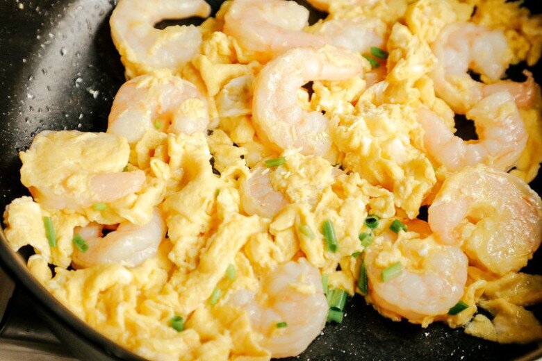 Nhà đang nhiều trứng, làm ngay món này cơm nấu tưởng thừa lại hết sạch, đã thế còn bổ dưỡng - 6