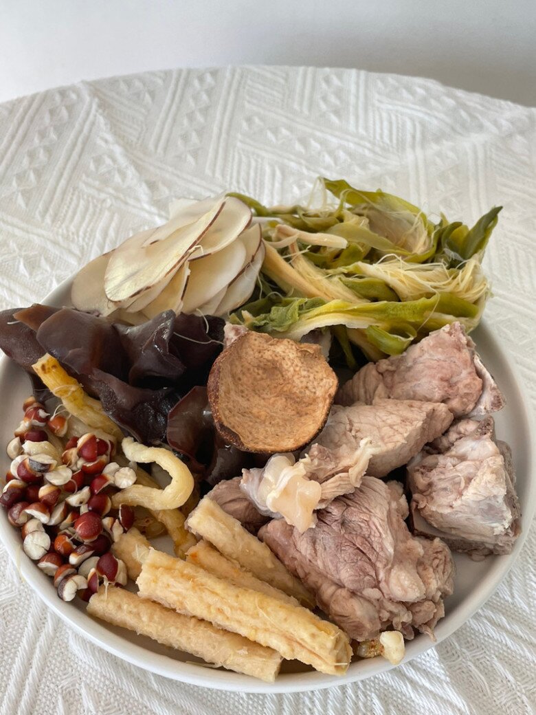 Toàn thân cây này đều là báu vật, nhiều người chỉ ăn quả nhưng hoa mới là đặc sản, nấu thành canh được món siêu bổ dưỡng - 2