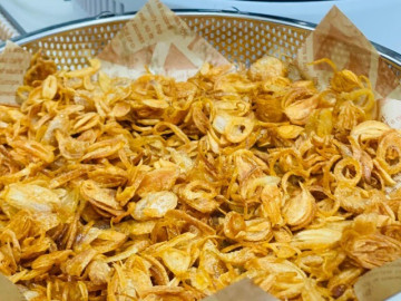 Tuyệt chiêu làm hành phi vừa giòn ngon lại thơm nức, để lâu không ỉu của mẹ đảm Sài Gòn