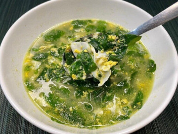 Cây này trồng chỉ lấy lá, vitamin C gấp 45 lần rau thường, nấu canh trứng cực lạ nhưng siêu ngon