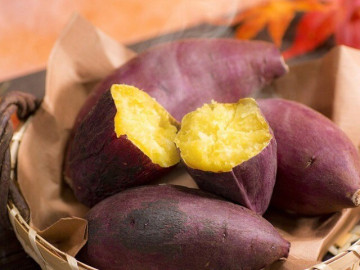 Luộc khoai lang nhất định phải cho thìa này, củ nào củ nấy bở tung, thơm nức, bùi ngon ăn thật đã