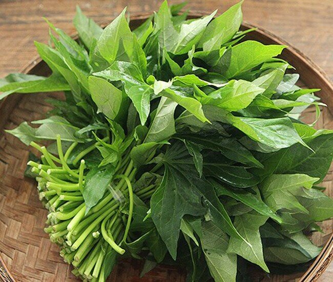 Xào rau lang hay bị thâm đen, nhớ ngay chiêu này xào 10 lần cả 10 lần đều xanh mướt lại chẳng hề bị chát - 1