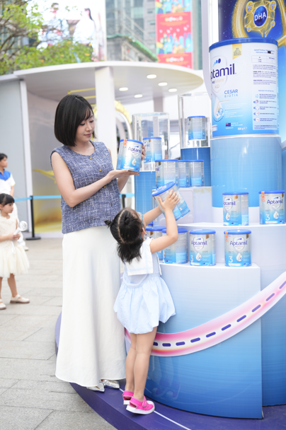 Với lợi ích về tăng cường đề kháng và trí não cho trẻ, Aptamil PROfutura KID Cesarbiotik 3 là dòng sữa công thức được đông đảo phụ huynh tin tưởng lựa chọn.