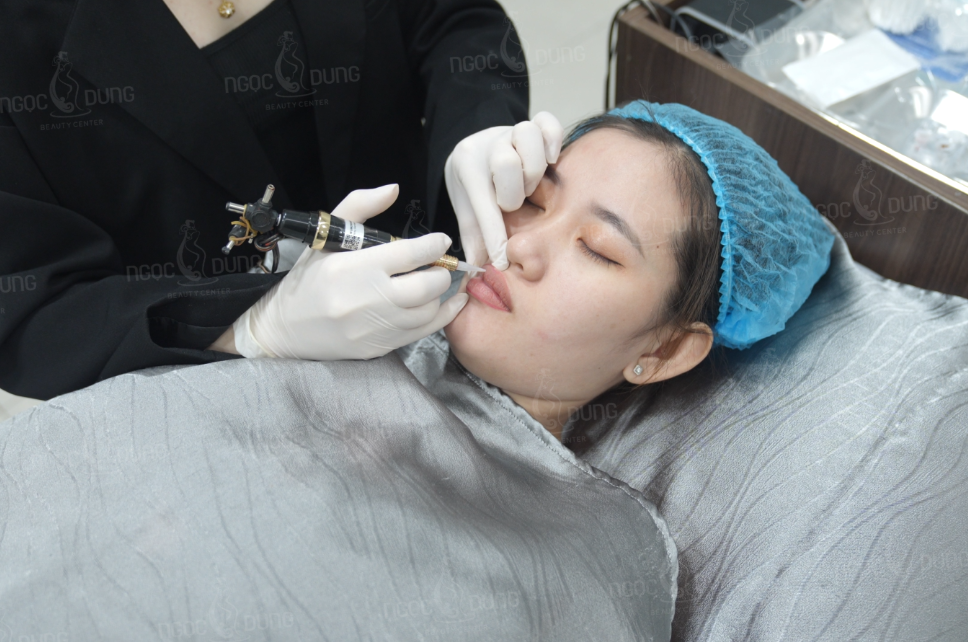 Khử thâm môi vừa cải thiện tình trạng thâm vừa dưỡng môi mềm mịn