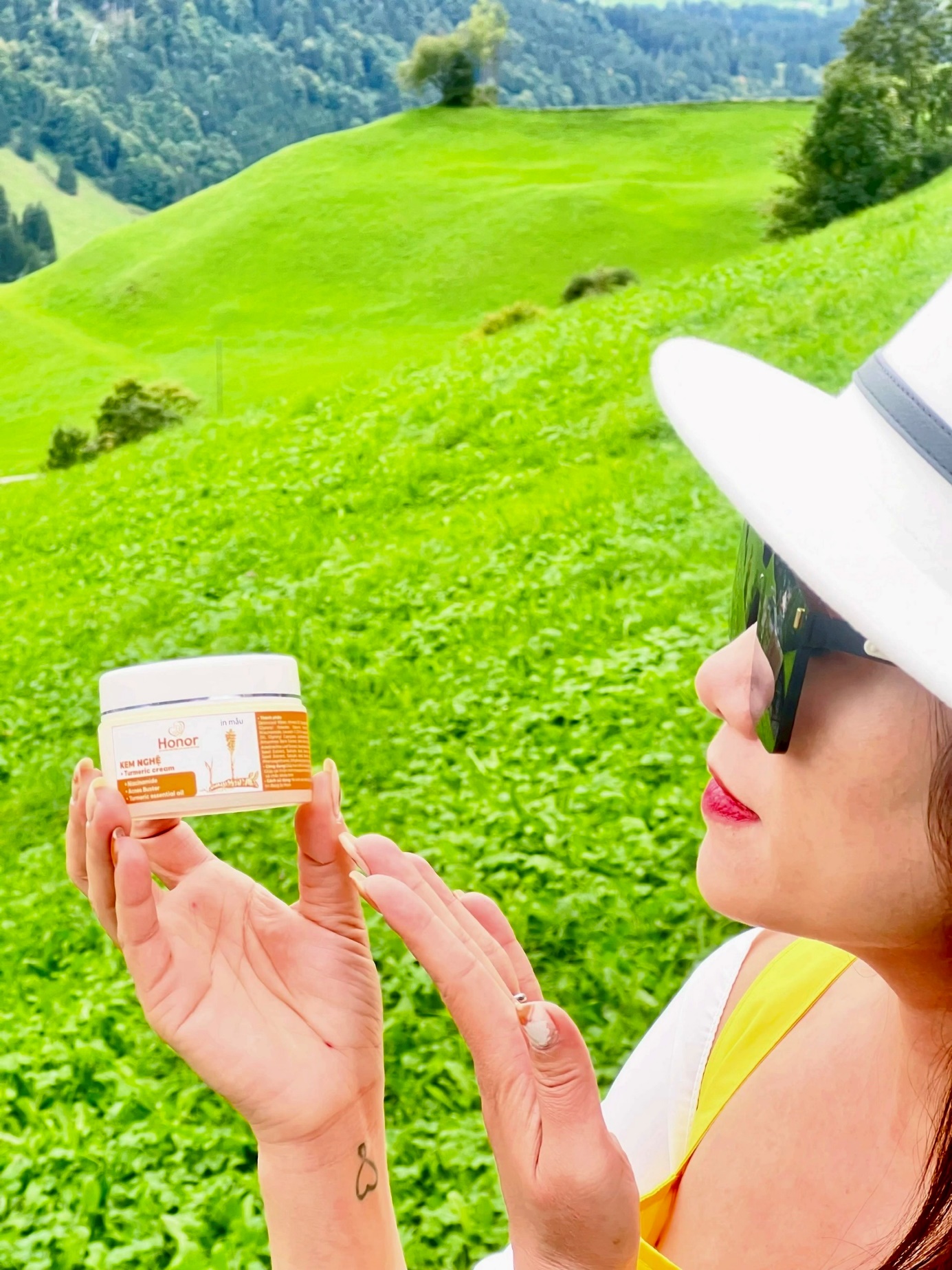 Chăm sóc da cho mẹ bầu và sau sinh: Không chỉ đẹp, mà còn phải lành! - 4