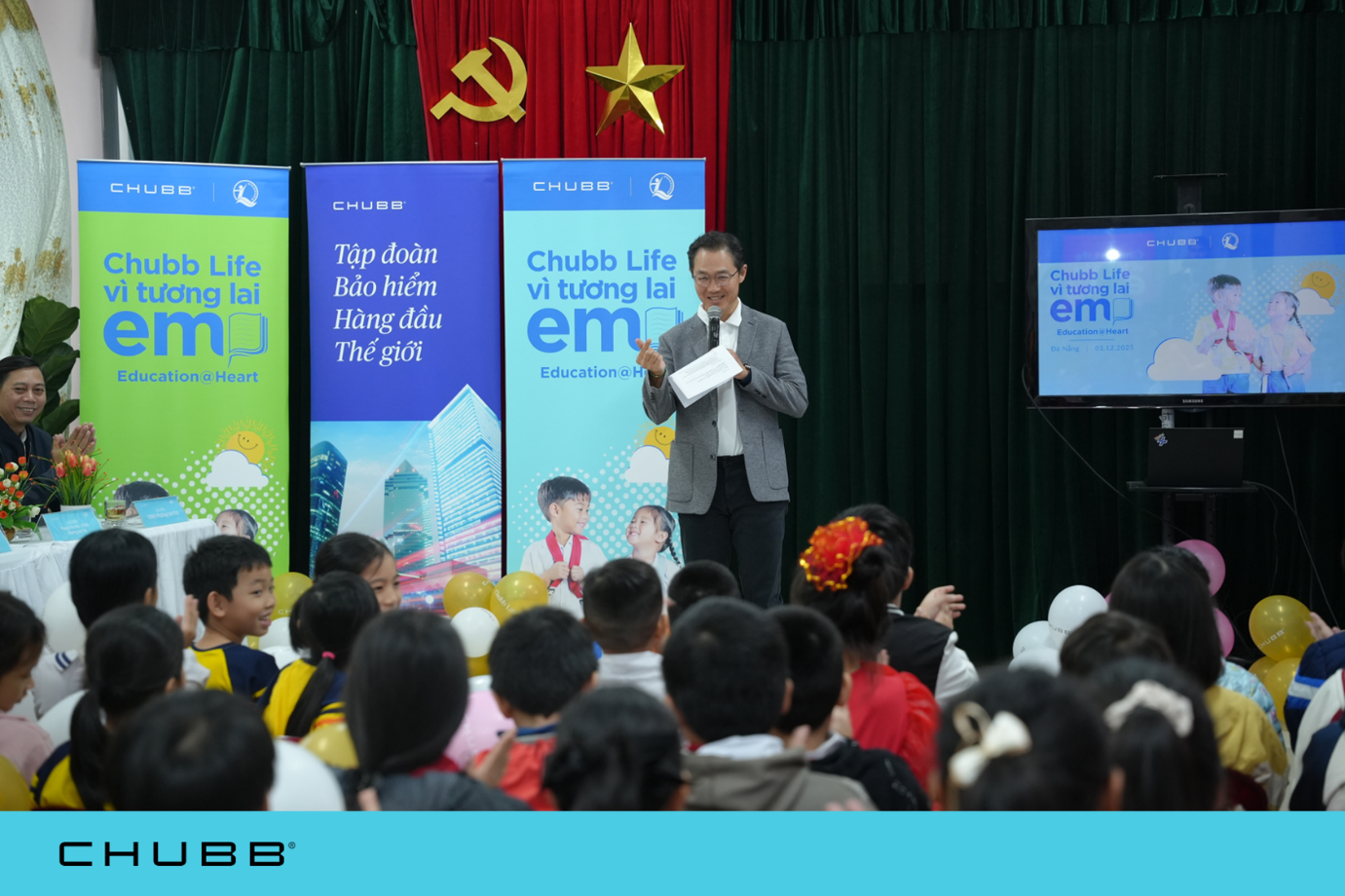 Đằng sau mỗi phần quà là mong muốn giúp các em nhỏ có thêm cơ hội học tập, rèn luyện kỹ năng và nuôi dưỡng ước mơ. Chubb Life Việt Nam tin rằng sự chuẩn bị đúng đắn hôm nay sẽ mở ra những cánh cửa tốt đẹp cho ngày mai.