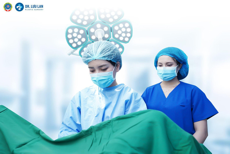 Được mệnh danh là bàn tay vàng trang làng thẩm mỹ “tiểu eva”