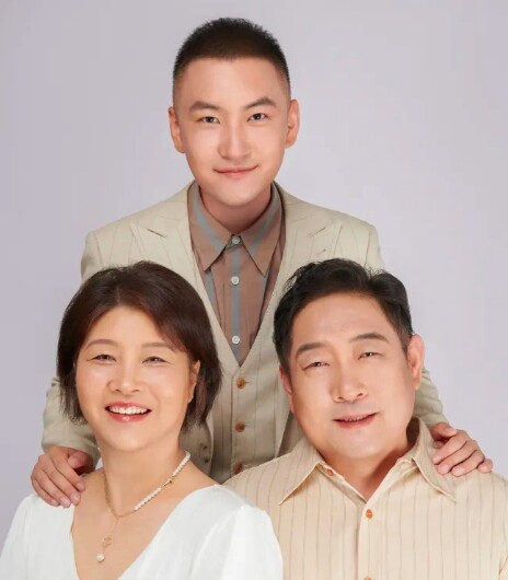 Zhao Weihong và bố mẹ.