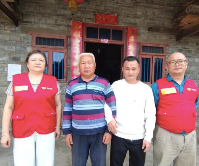 Cậu bé ngày nào giờ trở về nhà khi đã 33 tuổi, hoá giải lời đồn đại “cha bán con” suốt 29 năm - 1