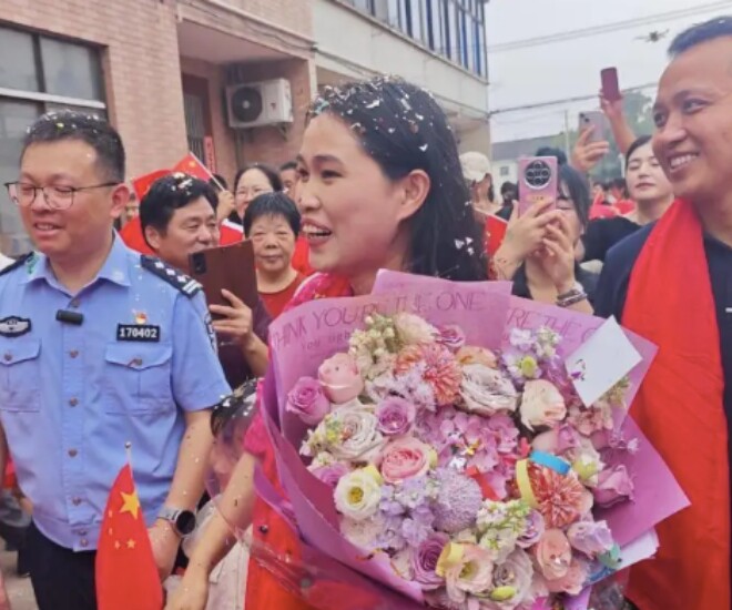 Con gái đi tìm cha mẹ hơn 30 năm, bất ngờ phát hiện bác ruột cũng thất lạc bấy lâu, nay cùng về đoàn tụ - 2