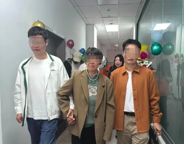 Hành trình 36 năm đầy nước mắt đã khép lại. 