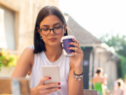 Những người hay theo dõi mạng xã hội mà không bao giờ đăng bài thường không đơn giản, sở hữu 8 đặc điểm tính cách này