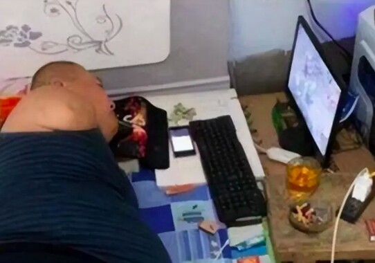 Người đàn ông không tay chân dùng một chiếc đũa để xoay chuyển cuộc đời - 3