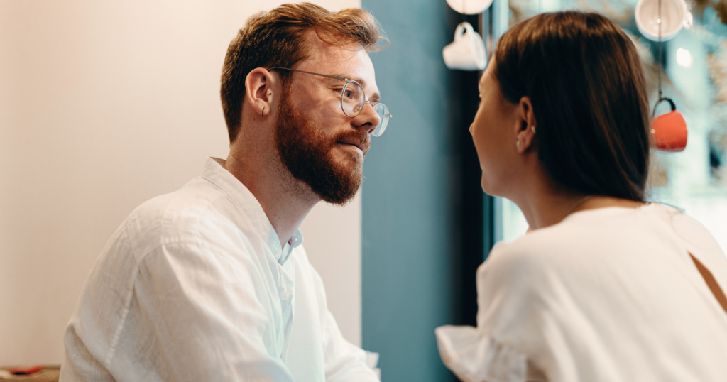 Những người lắng nghe nhiều hơn nói thường không đơn giản, sở hữu 9 đặc điểm tính cách này - 2