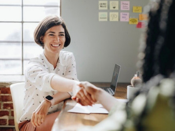 8 mẹo người tự tin vẫn dùng để chinh phục người khác, bạn biết bao nhiêu?