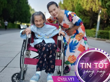 Con gái 58 tuổi ngày ngày đưa mẹ 99 tuổi đi dạo: "Mẹ vất vả cả đời, con muốn mẹ được chiêm ngưỡng thế giới tươi đẹp ngoài kia"