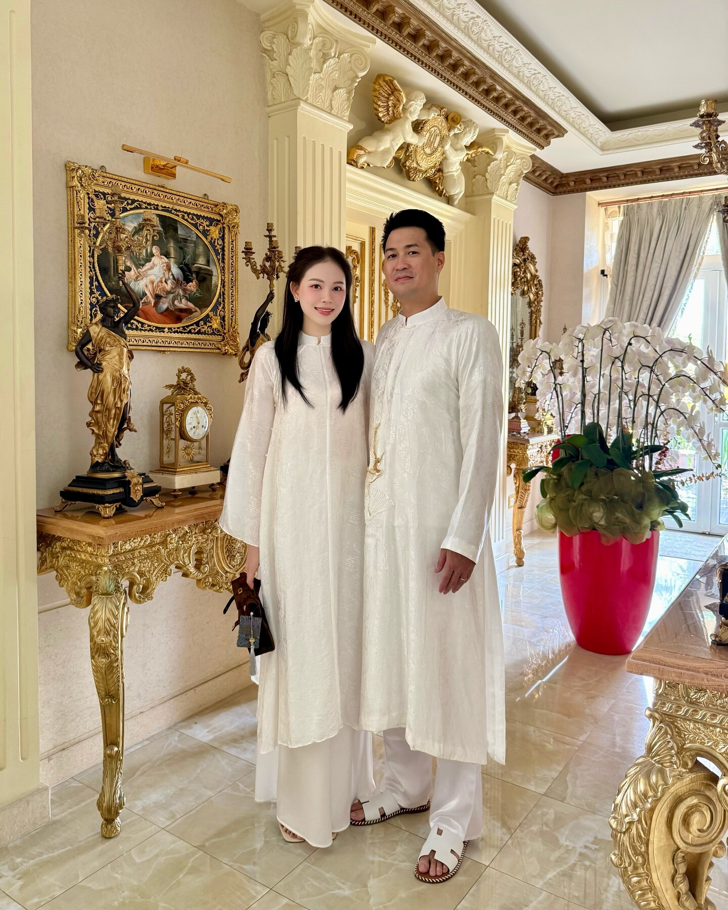 2 con dâu nhà tỷ phú Johnathan Hạnh Nguyễn vừa xinh, vừa được chồng chiều nhưng đảm đang cỡ này! - 12