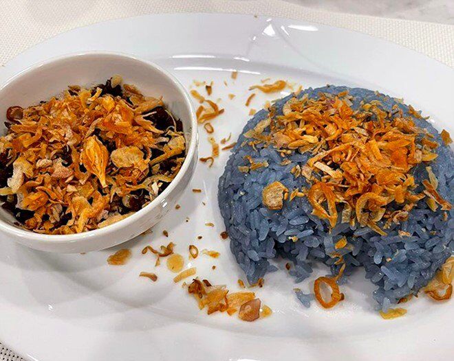 Kể từ khi về làm dâu và lui về hậu trường hỗ trợ công việc kinh doanh cho chồng, Linh Rin vẫn rất chú ý đến chuyện bếp núc. Cô thường vào bếp từ sớm để chuẩn bị bữa sáng cho hai vợ chồng. Linh Rin có thể nấu thành thạo cả món Á và món Âu.