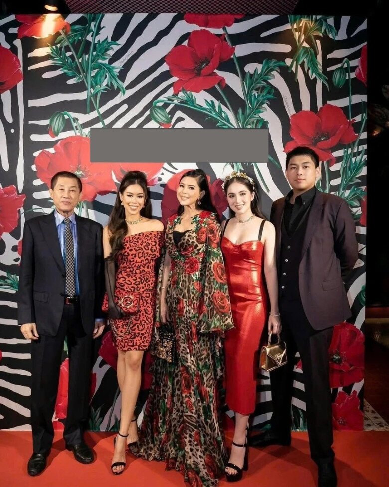 Cậu út điển trai nhà tỷ phú - Hiếu Nguyễn: Từ amp;#34;bao cátamp;#34; bị chị ruột chọn làm búp bê đến chàng phù rể gây xúc động - 5