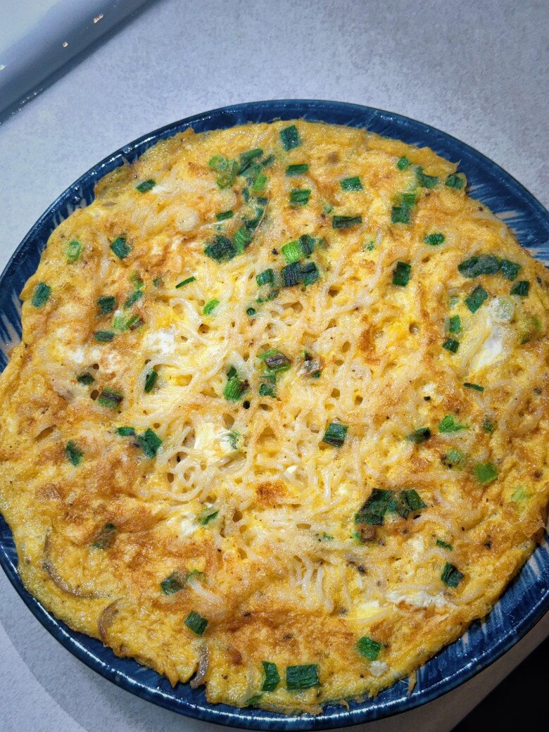 Hoa hậu khoe series Bữa ăn nhà nghèo như trứng chiên bún. Cô bày tỏ: Nhà không giàu nên nói chung ăn uống đơn giản cũng thấy ngon. Nhiều khi không biết nhà giàu người ta ăn gì có ngon lắm không? Nhưng chắc gì ngon hơn mình.