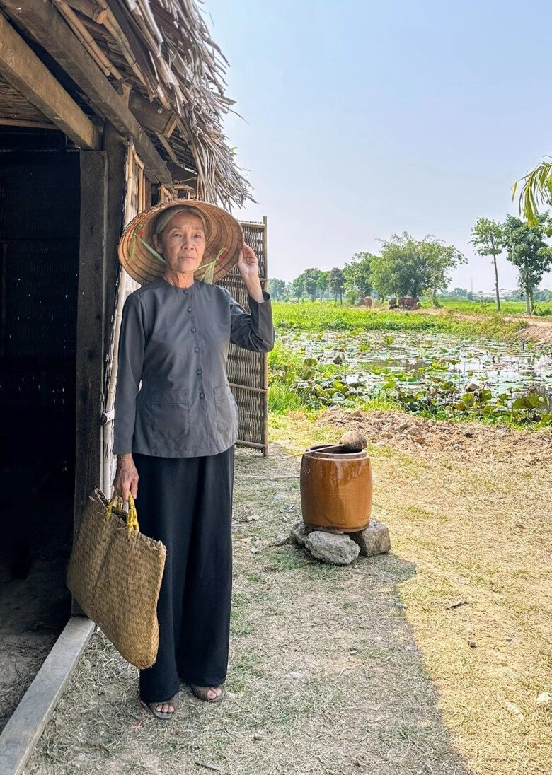 Nữ diễn viên trải qua nhiều truân chuyên đời thường.