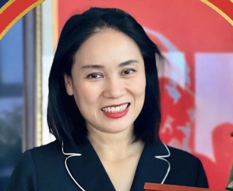 Nữ nhà báo nay ở độ tuổi U60.