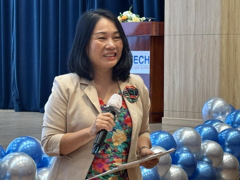 Khánh Thi xúc động gặp lại Tạ Bích Loan sau nhiều năm: Diện mạo, cuộc sống của amp;#34;người đàn bà quyền lựcamp;#34; khi về hưu - 8