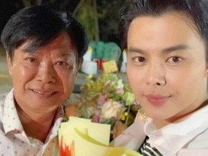 Nam nghệ sĩ cải lương từng cho con ngủ dưới gầm sân khấu, đứa trẻ sau này thành "thần đồng" cao 1m80