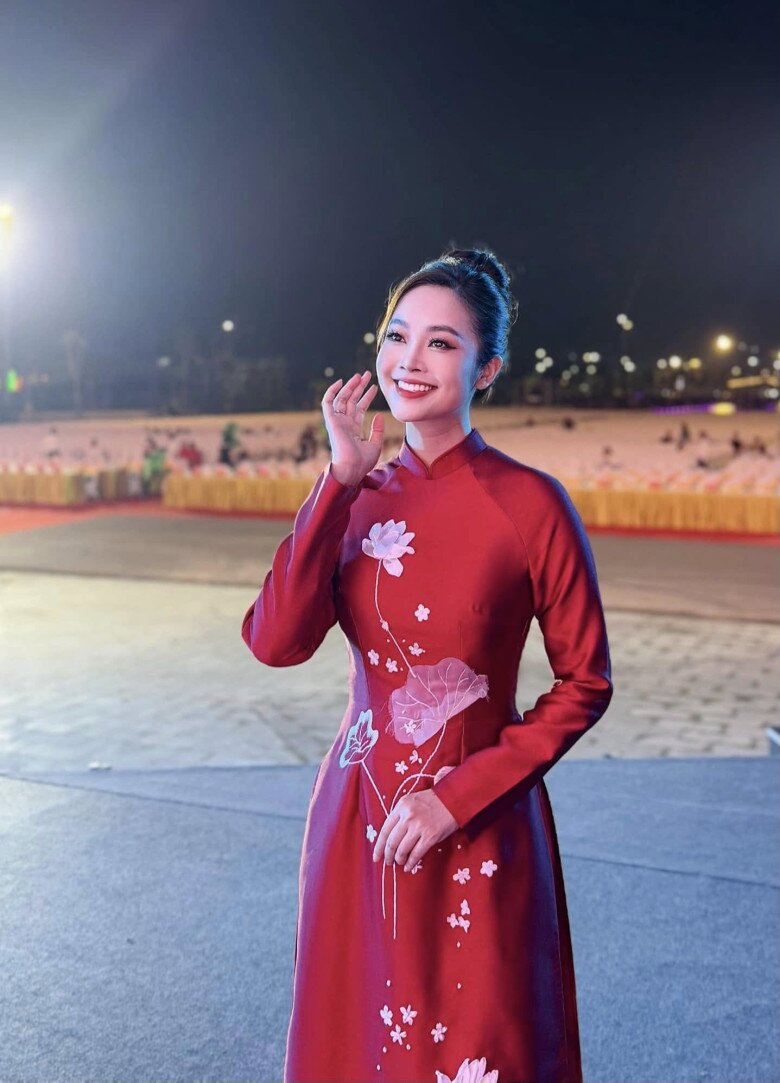 Có vẻ đẹp dịu dàng nhưng Thùy Linh là một cô gái kiên cường.