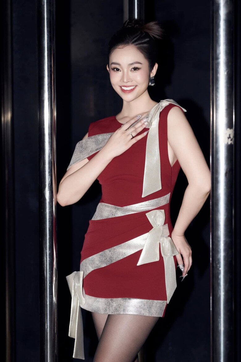 MC có nụ cười đẹp nhất VTV hạ sinh con với amp;#34;Dũng con bác Bơamp;#34;, anh chồng Đỗ Mỹ Linh và dàn sao chúc mừng - 10