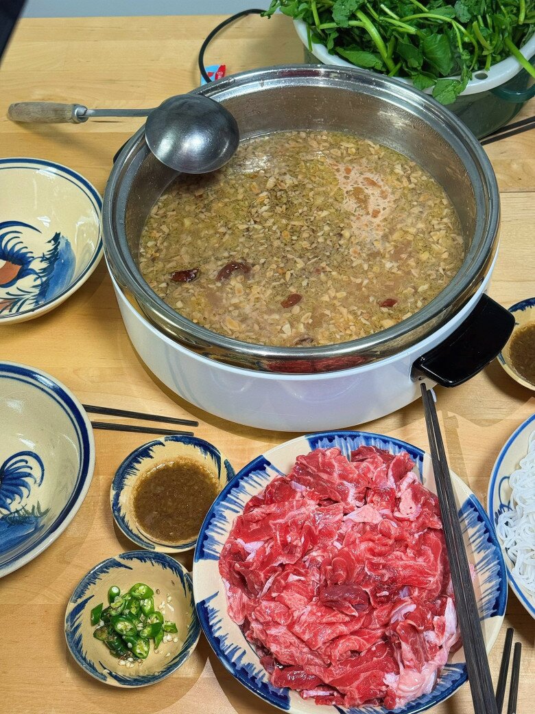 Mẹ ruột Diễm Hương amp;#34;lội bộamp;#34; đi chợ ở nước ngoài để nấu cơm quê dân dã, con rể tấm tắc khen ngon - 3