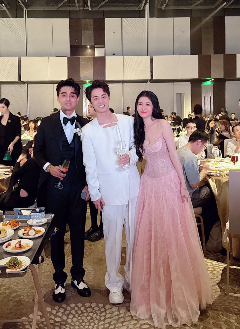 Nam ca sĩ nổi tiếng cùng thủy tiên 20 năm trước nay giàu sụ sống hạnh phúc bên mỹ nhân trong biệt thự to đùng - 15