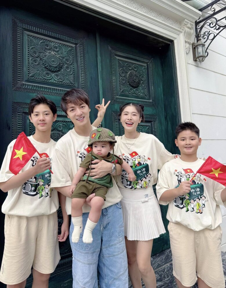 Nam ca sĩ nổi tiếng cùng thủy tiên 20 năm trước nay giàu sụ sống hạnh phúc bên mỹ nhân trong biệt thự to đùng - 20