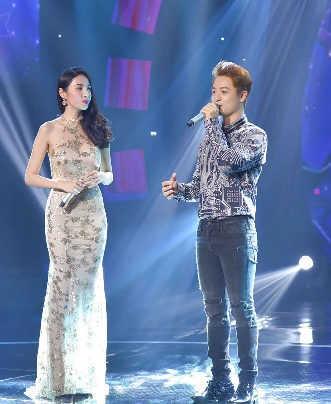 Nam ca sĩ nổi tiếng cùng thủy tiên 20 năm trước nay giàu sụ sống hạnh phúc bên mỹ nhân trong biệt thự to đùng - 3