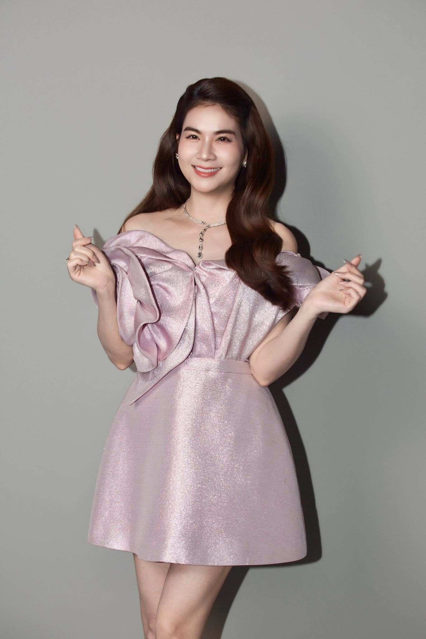 Nữ diễn viên được chồng sang tận Manchester cầu hôn có NSND Hồng Vân chứng kiến, nay là amp;#34;gái một conamp;#34; vẫn đẹp rực rỡ - 13