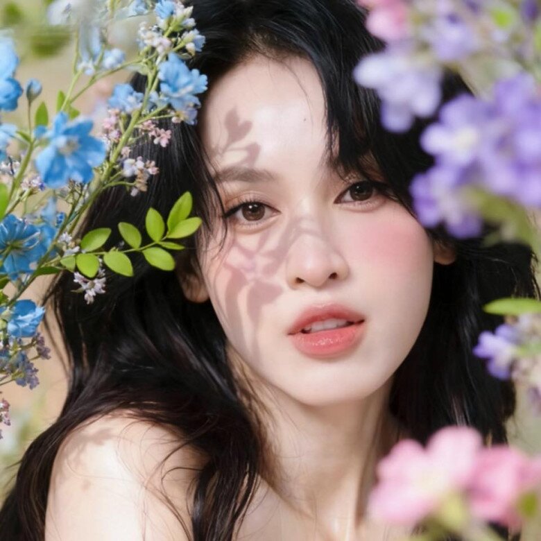 Nữ diễn viên có một góc khuất tuổi thơ thiếu vắng cha mẹ.