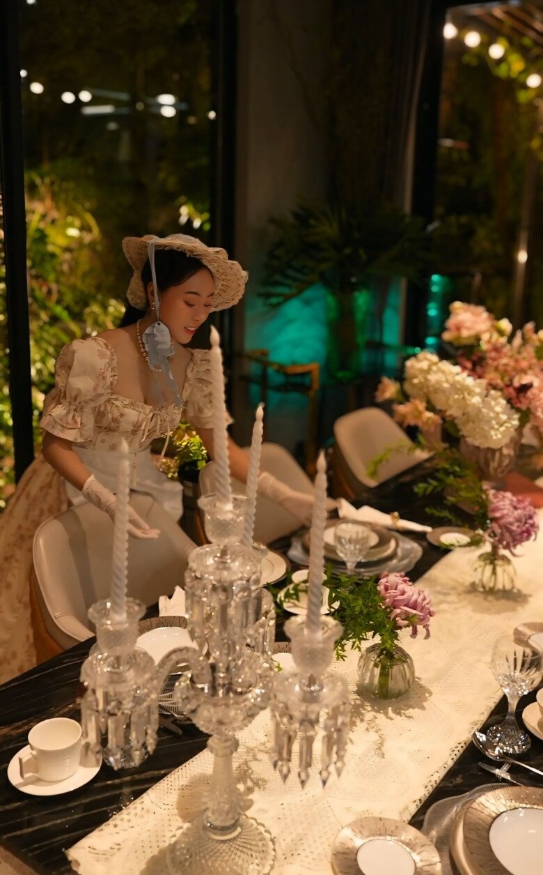 Nữ tổng tài hot amp;#34;cõi mạngamp;#34; trang trí Trung thu cho biệt thự ven sông, còn tạo hình như Tề thiên Đại thánh - 5