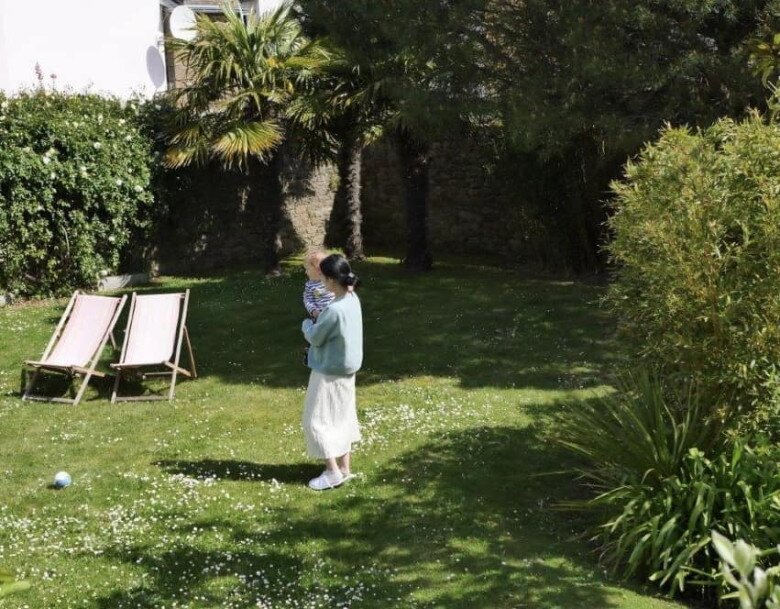 Những bức ảnh được Shark Tuệ Lâm đính kèm trên mạng xã hội toát lên sự bình yên của một gia đình nhỏ.