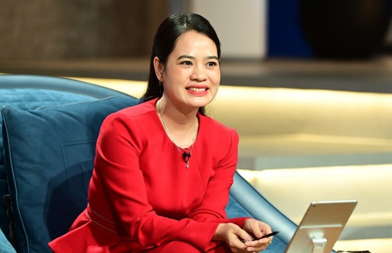 Tuệ Lâm thừa nhận tuổi trẻ có lúc bồng bột, màu mè, chạy theo những thứ hữu danh vô thực.