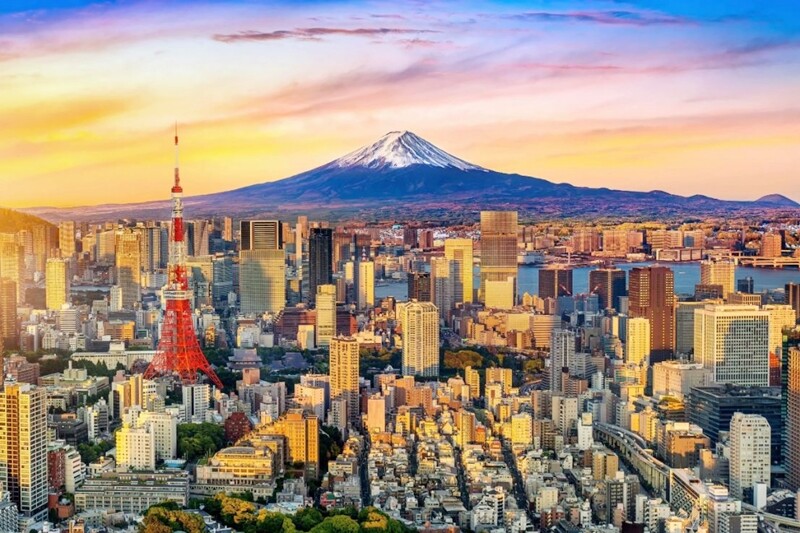 Tokyo (Nhật Bản) là thành phố giàu nhất thế giới với GDP đạt 2.553,69 tỷ USD, cũng là trung tâm tài sản lớn nhất châu Á. Điểm đặc biệt của Tokyo là sự phân bố tài sản đồng đều hơn so với các thành phố khác trong danh sách. 
