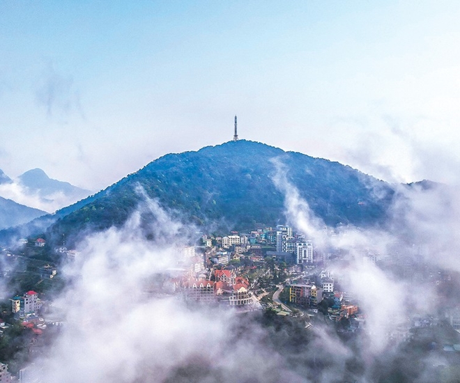 Tam Đảo Mờ Sương