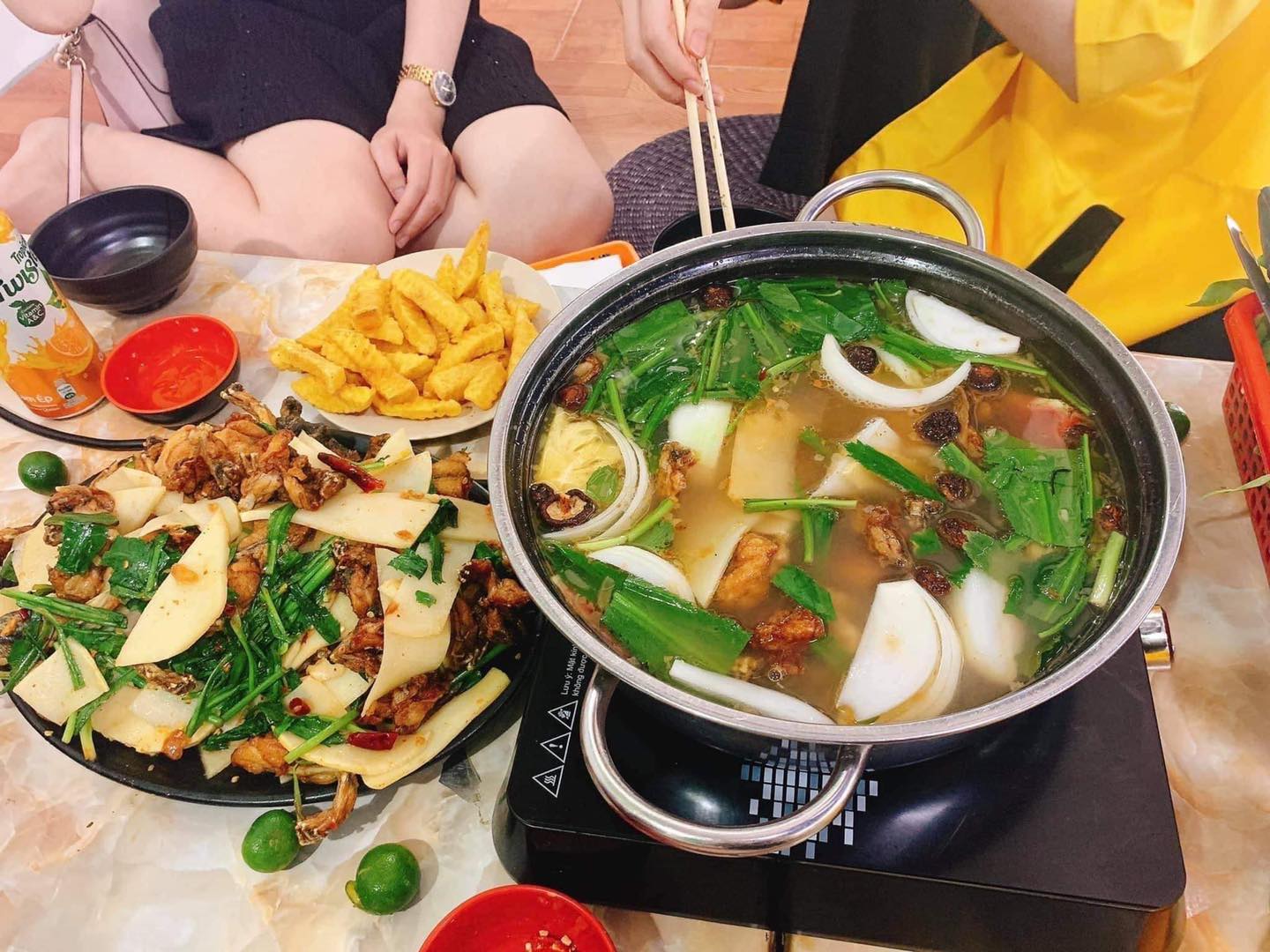 Lẩu ếch được nhiều người yêu thích